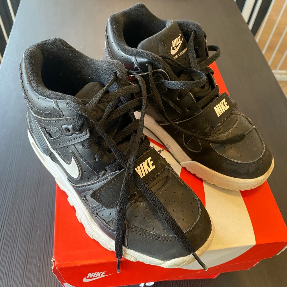Nike air trainer kids 1y